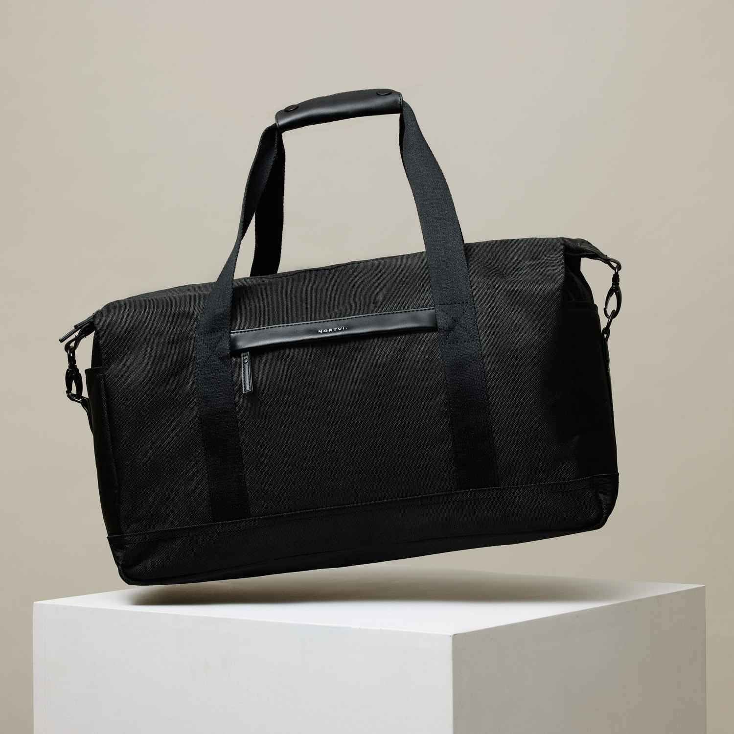 Weekend Bag | NORTVI | Black | Sustainable, Stylish and Unique