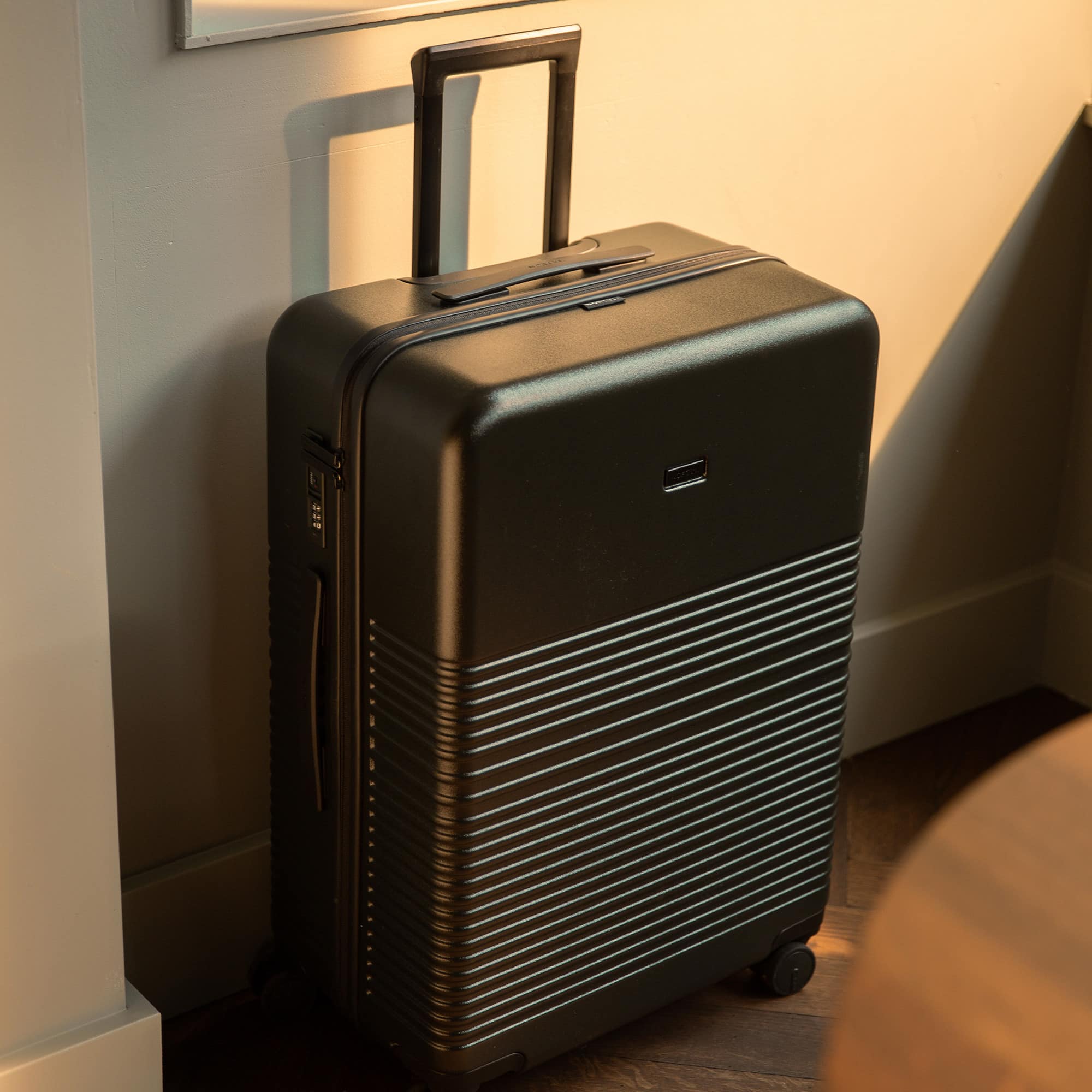 Nortvi check-in suitcase